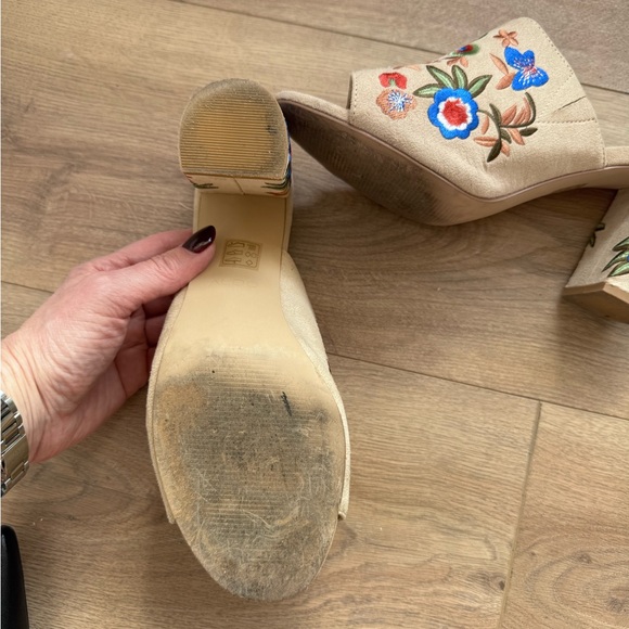 Aldo Women's Embroidered Floral Mules - Cream - Picture 4 of 10